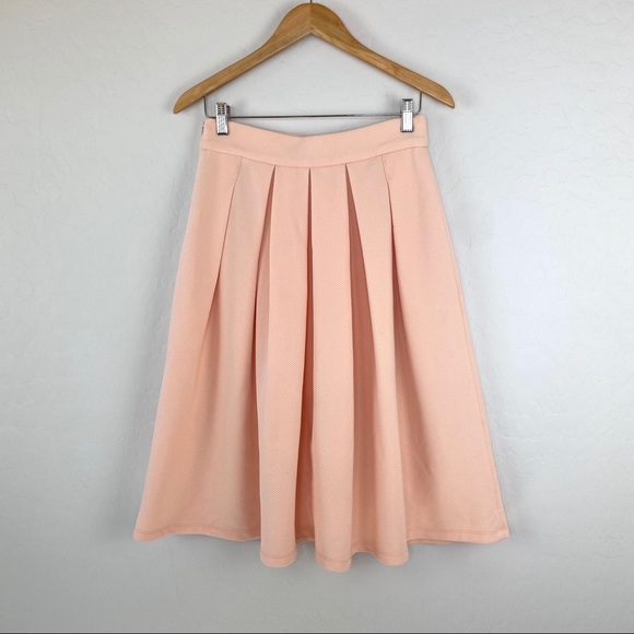 Wayf Pleated Midi Skirt, Blush medium - Picture 4 of 9